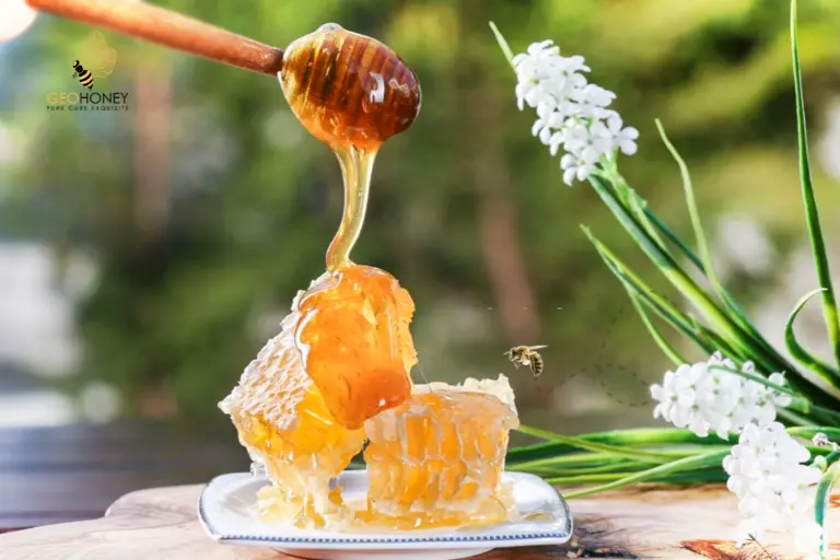 10 طرق لجعل العسل الخام روتينك